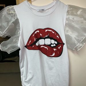 Brand new never worn tee/blouse